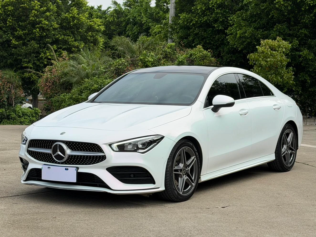Mercedes-Benz CLA-class 200 Four-Door Coupe - exterior