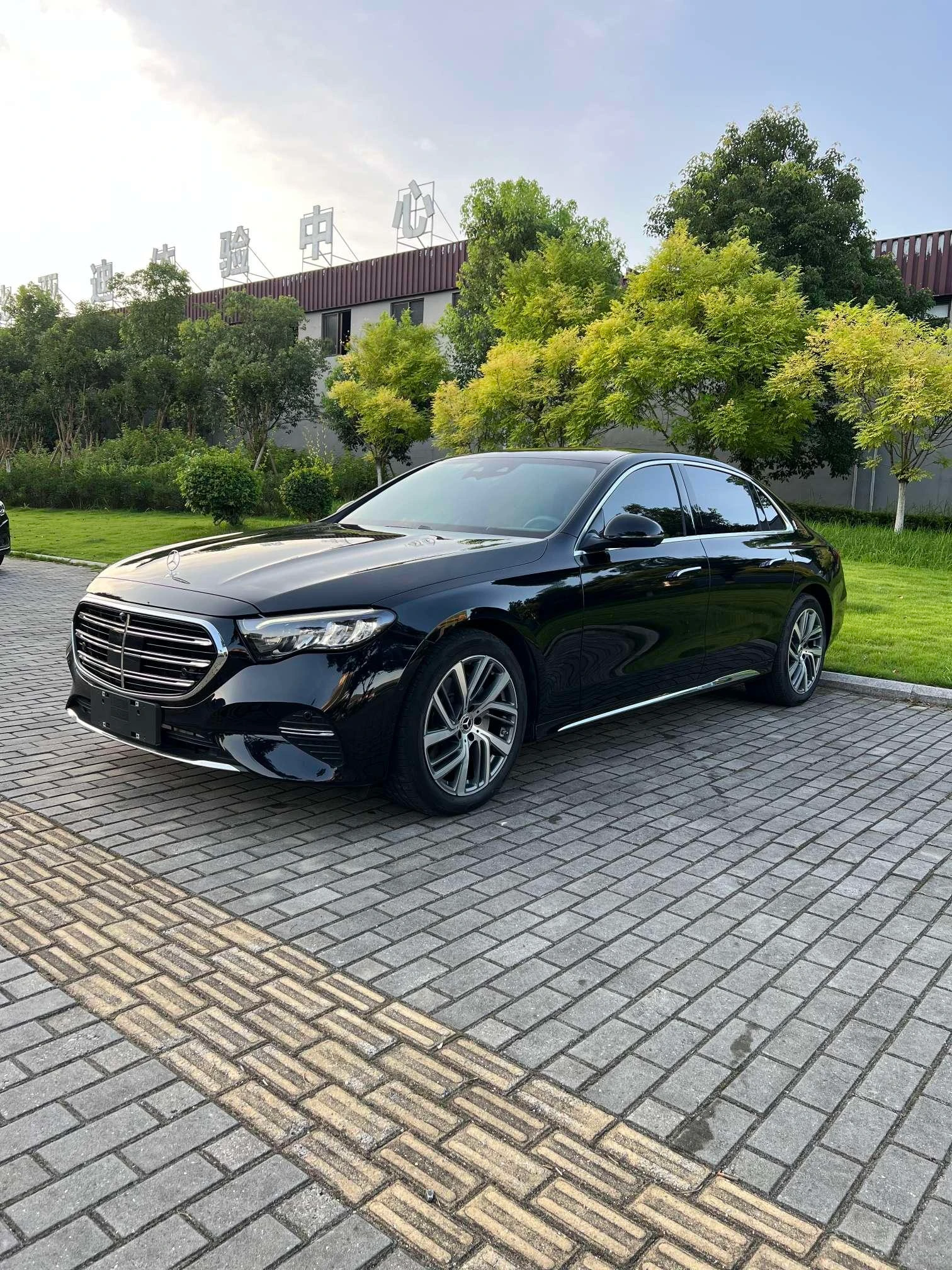 Mercedes-Benz E-class 300 L Fashion