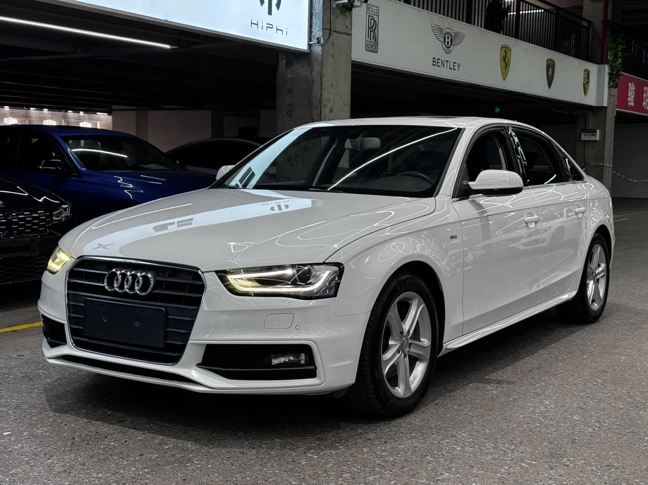 Audi A4L 45 TFSI Quattro Personalized Sport - exterior