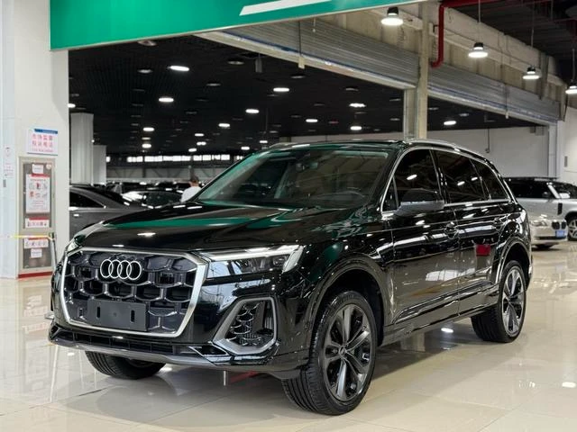 Audi Q7 55 TFSI Sport Trim