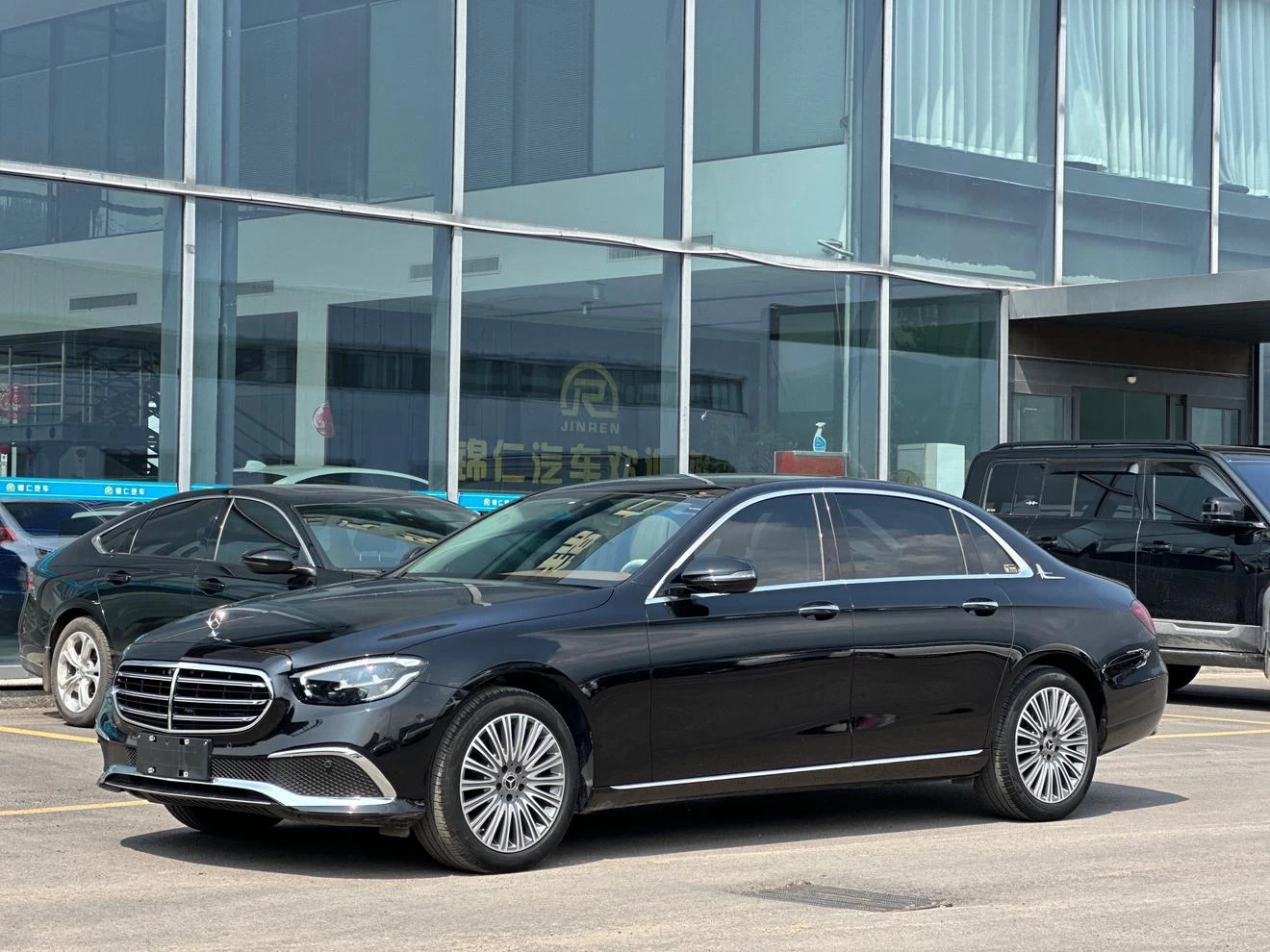 Mercedes-Benz E-Class E300 L Luxury Edition - exterior