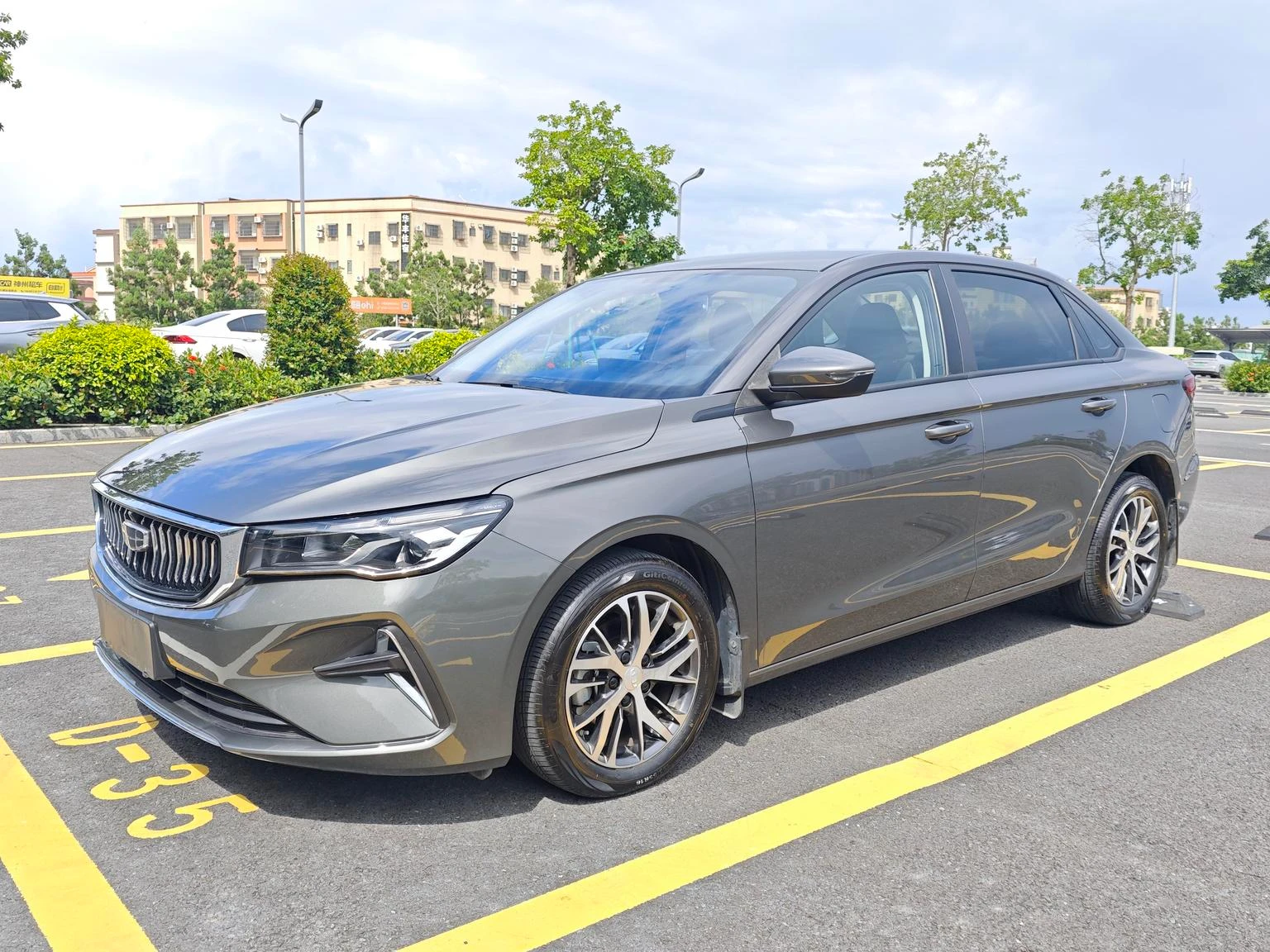 Geely Emgrand 4th Generation Champion Edition 1.5L CVT Luxury