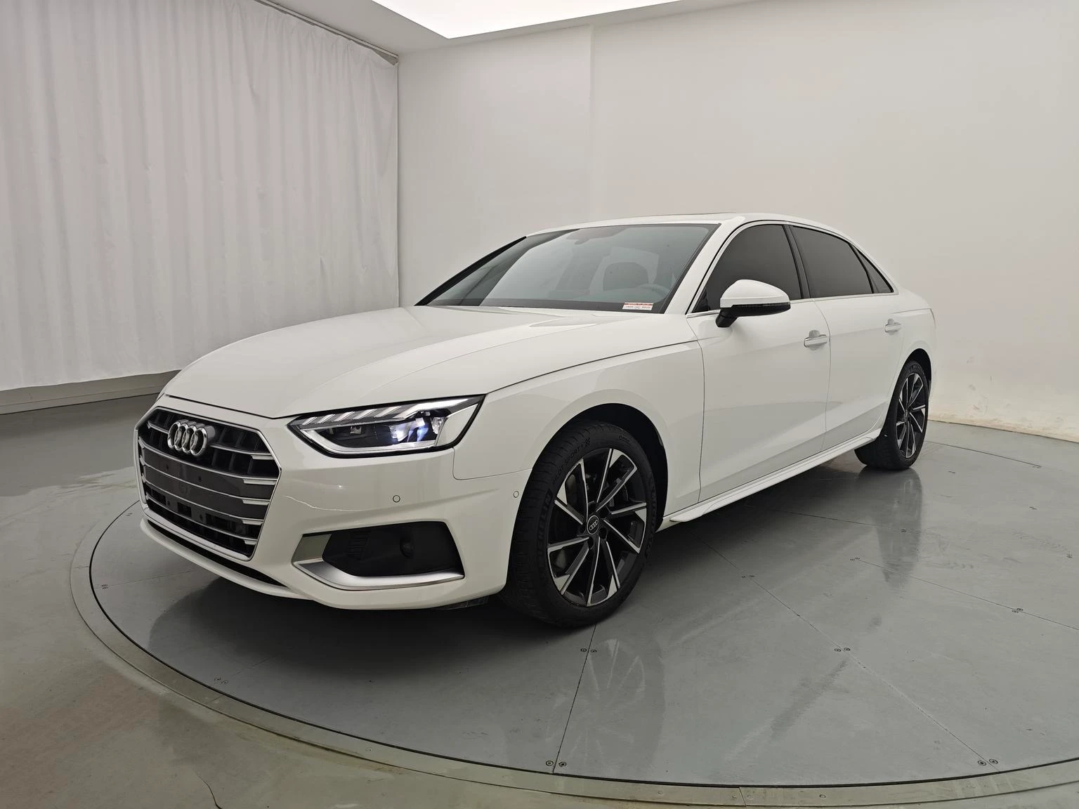 Audi A4L  40 TFSI 