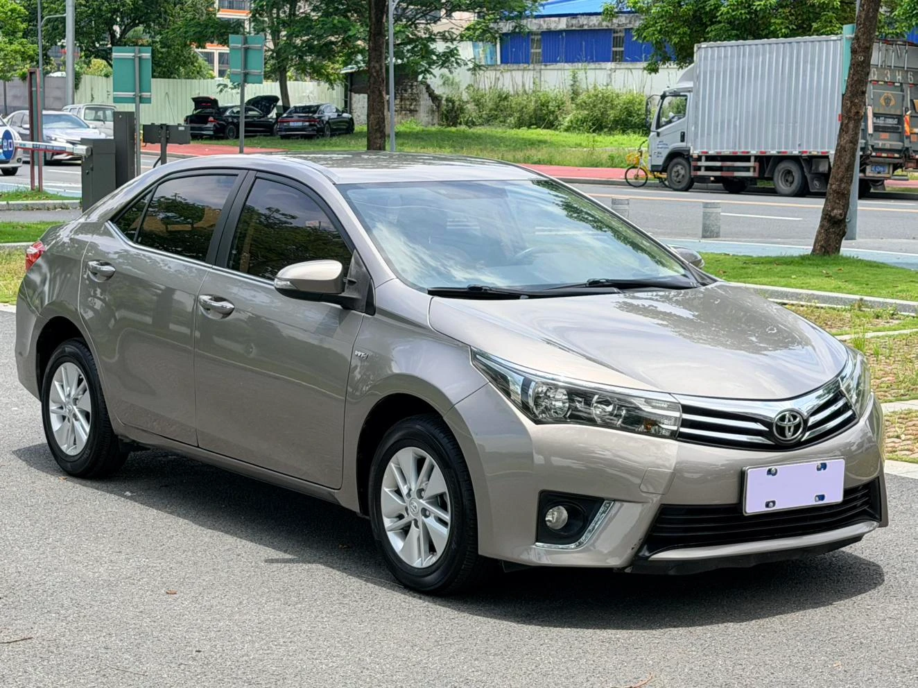 Toyota Corolla 1.6L CVT (GL Trim) - exterior