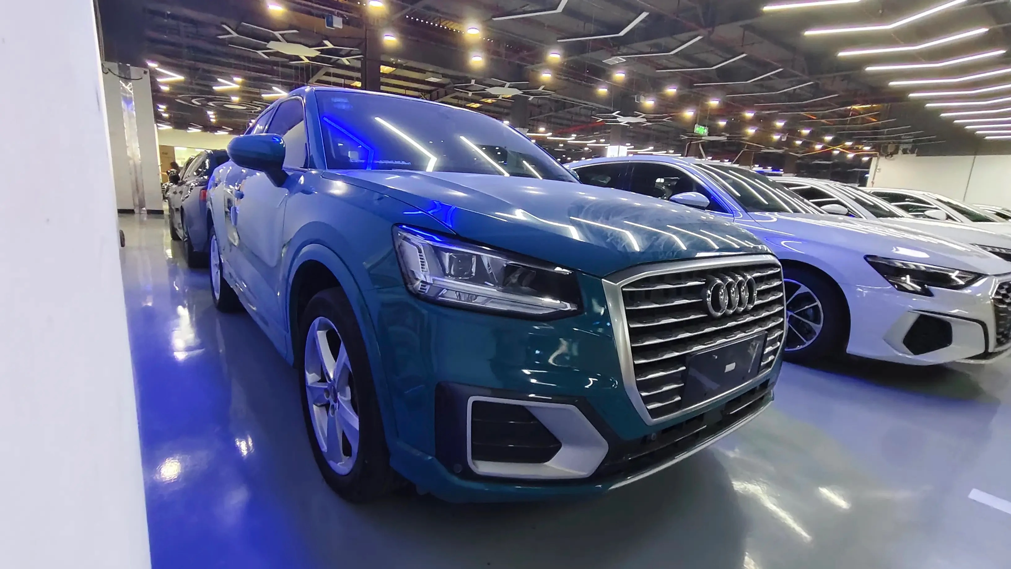 Audi Q2L 35 TFSI Fashion Elegant Trim - exterior