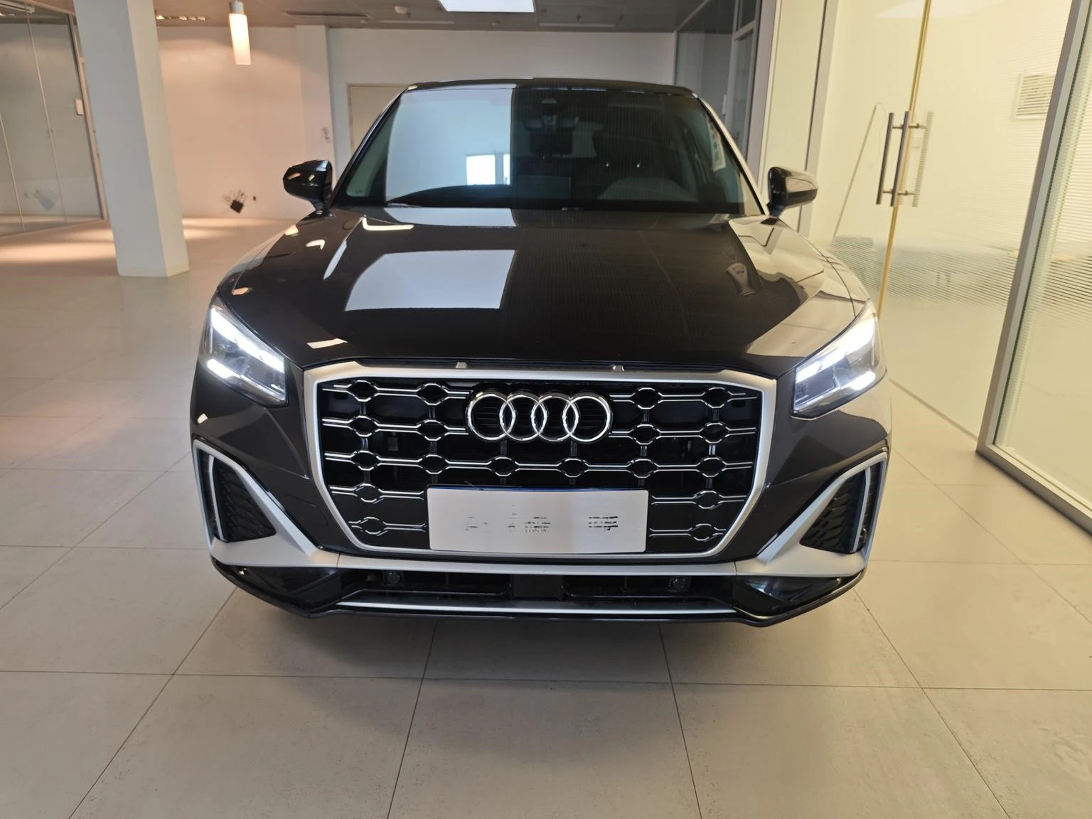 Audi Q2L 35 TFSI Fashion Dynamic - exterior