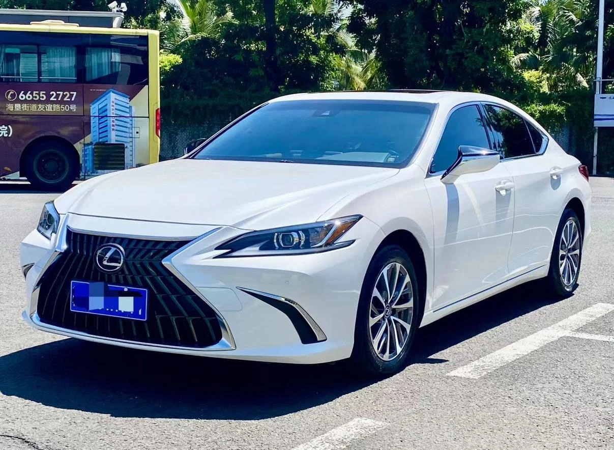 Lexus ES 200 Luxury