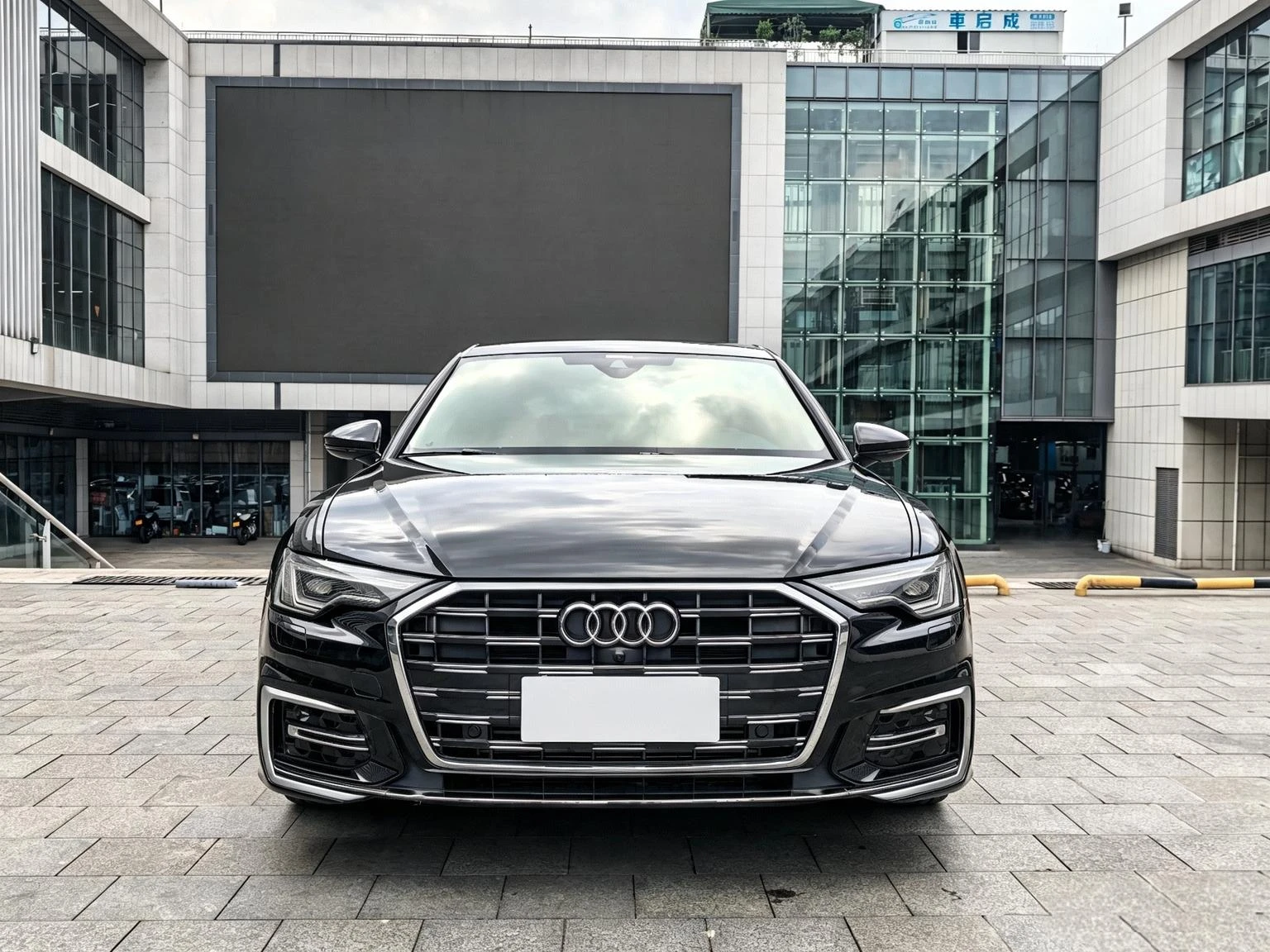 Audi A6L Facelift 45 TFSI Premium Dynamic - exterior