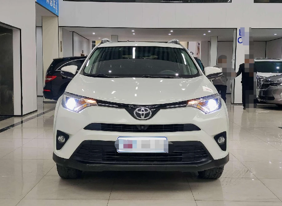 Toyota RAV4 CVT 2WD - exterior