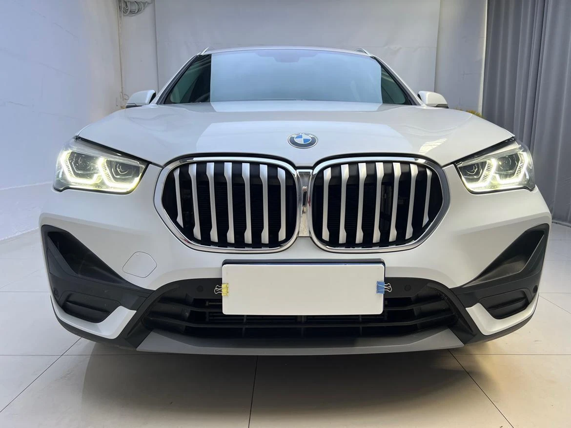 BMW X1 xDrive25Li Luxury - exterior
