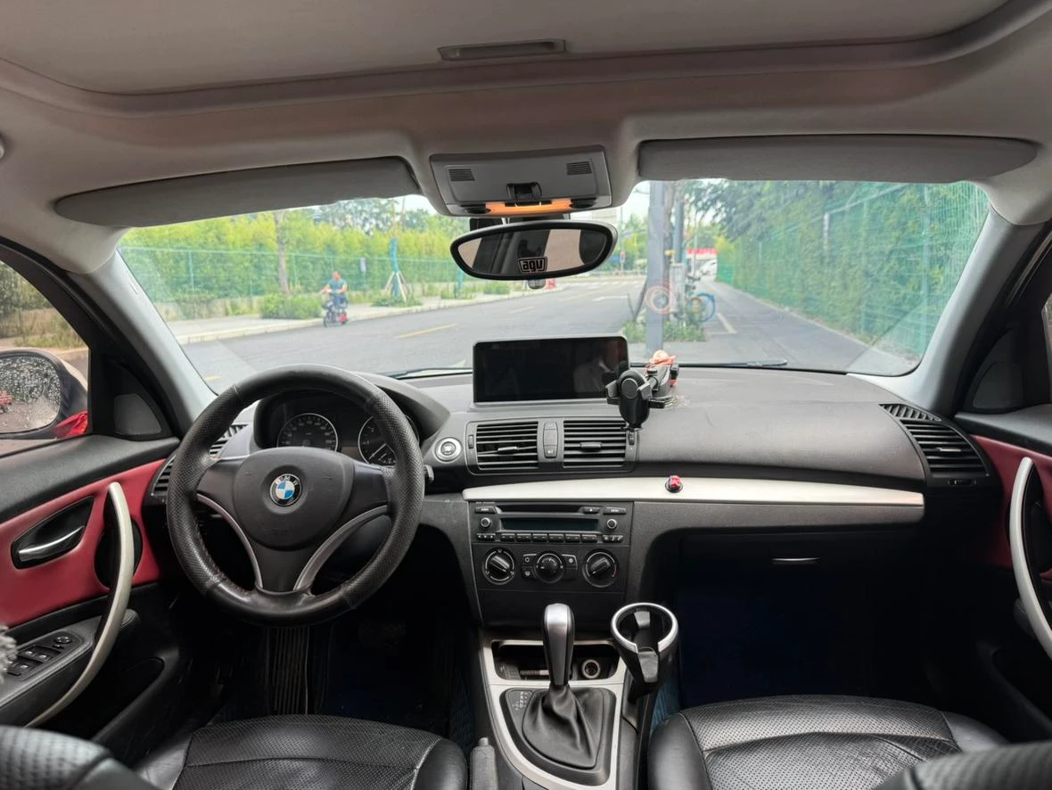 BMW 1 Series  120i Coupe - interior