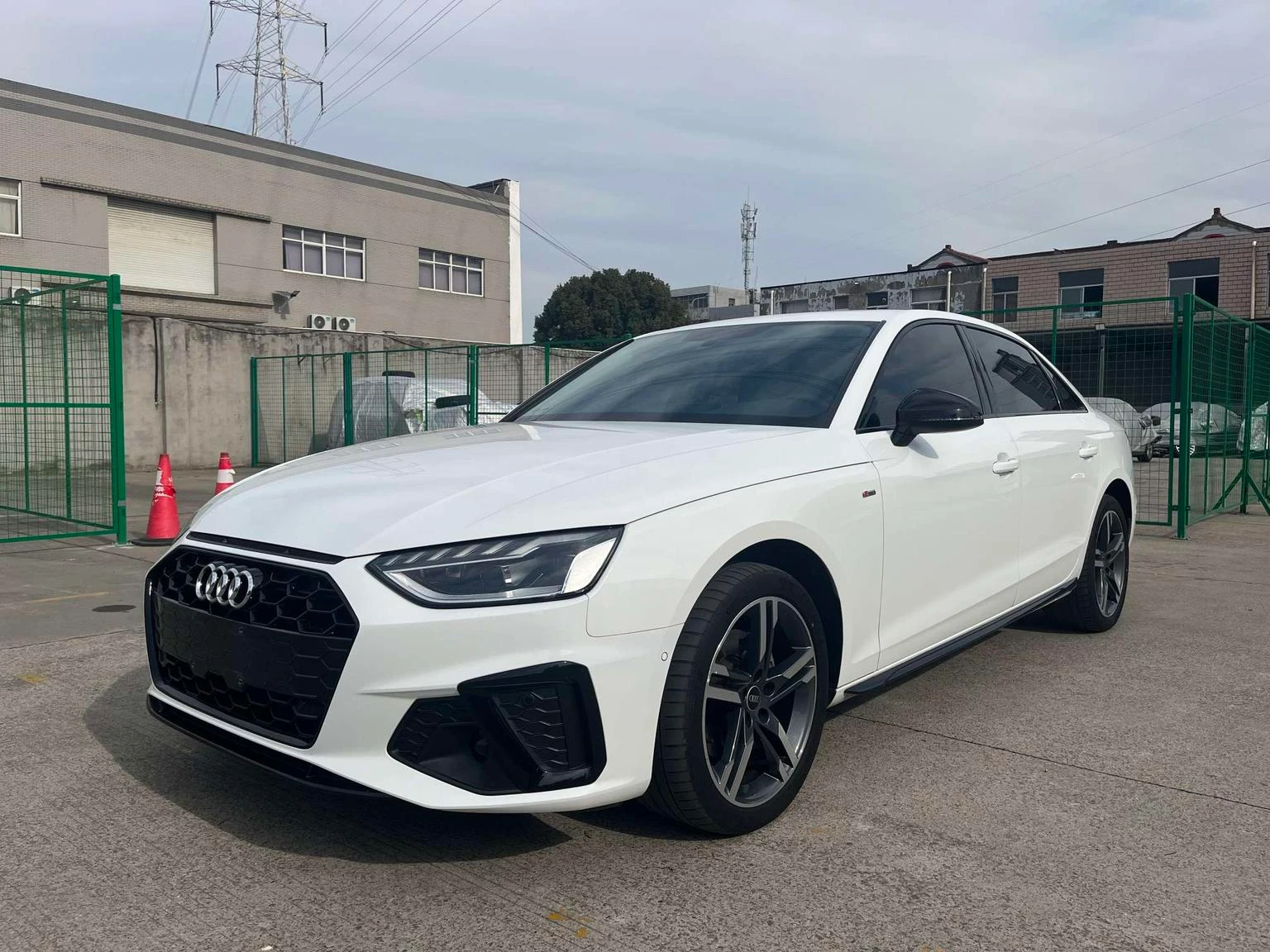 Audi A4L 40 TFSI Luxury Dynamic