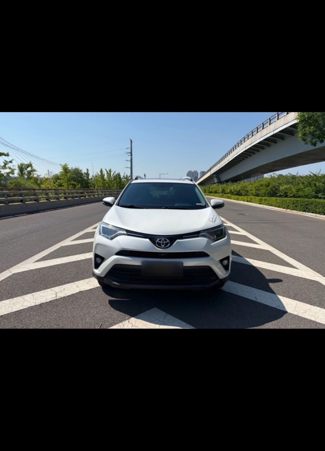 Toyota RAV4 2.0L CVT FWD (Style Trim) - exterior