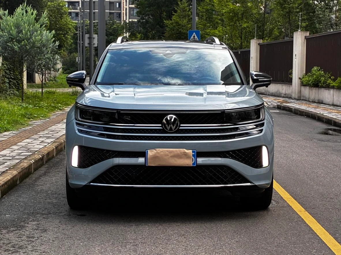 Volkswagen Tavendor 380TSI AWD R-line Cruise Edition - exterior