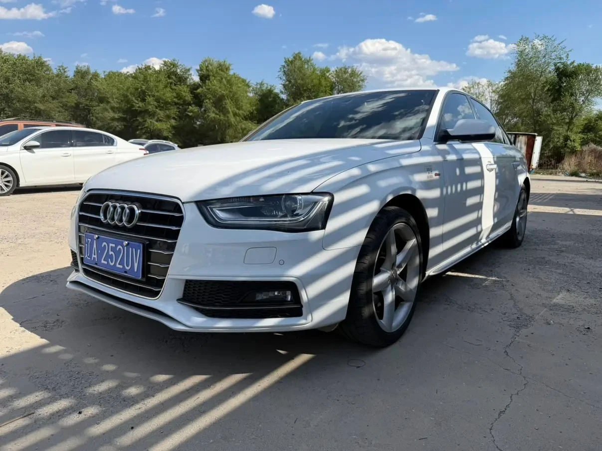 Audi A4L 35T FSI Collector's Edition S line Luxury Trim