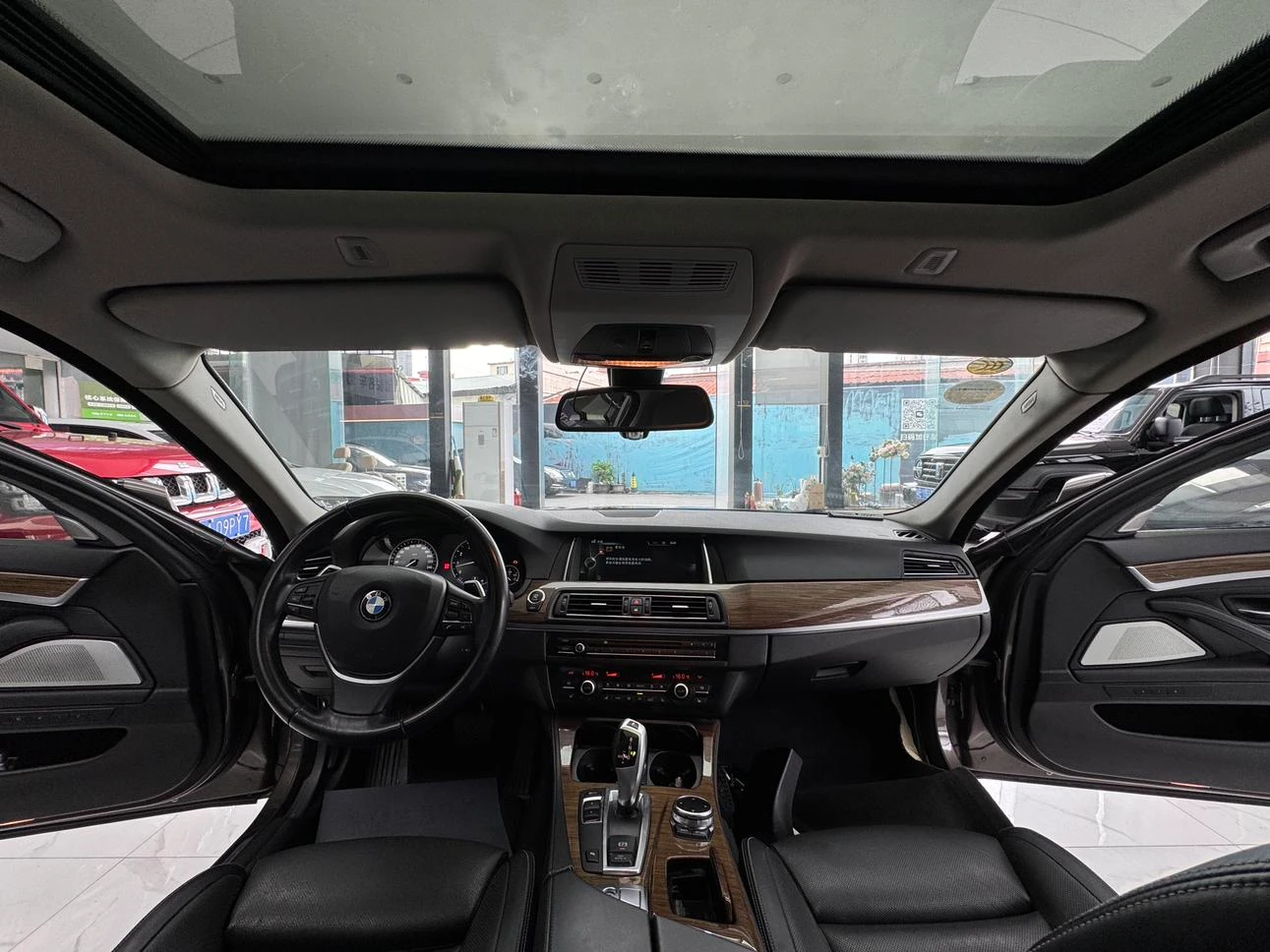 BMW 535Li  - interior
