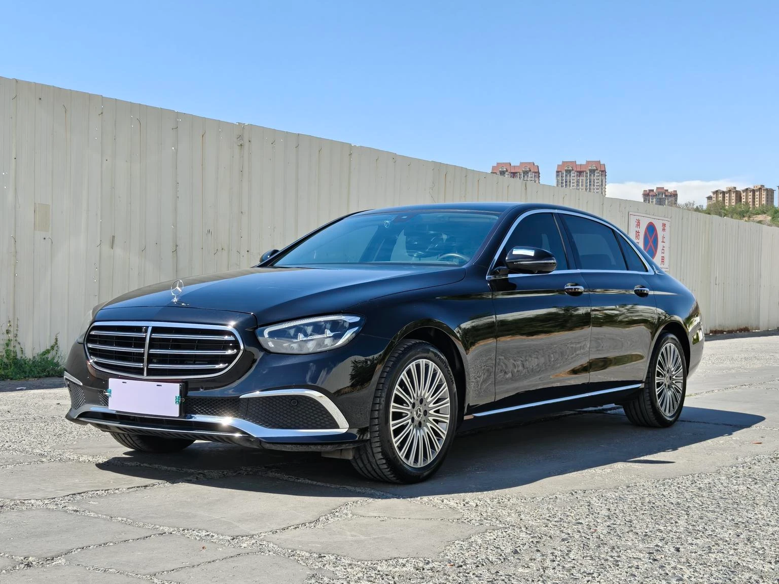 Mercedes-Benz E-Class 300 L Luxury Edition Sedan - exterior