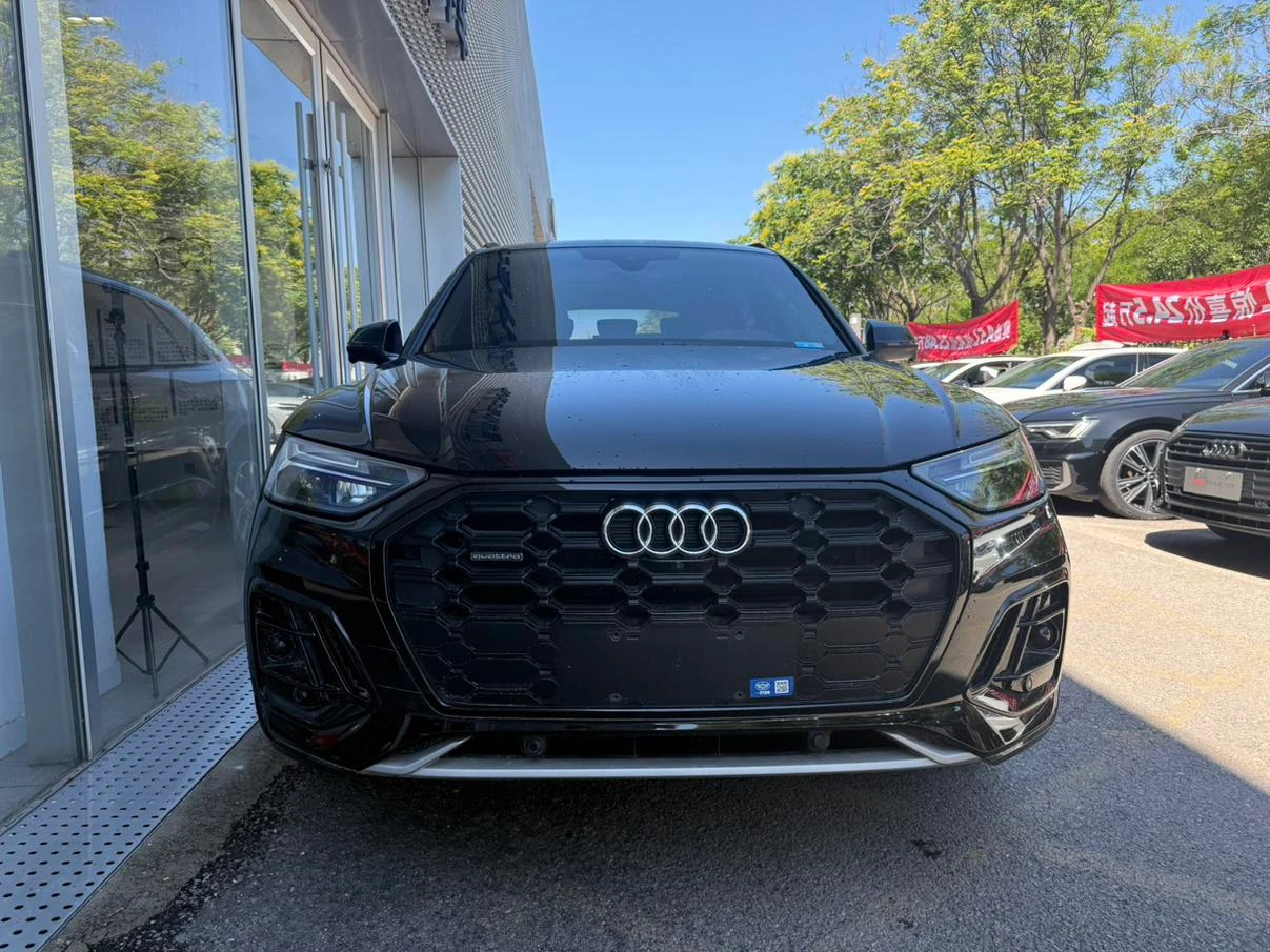 Audi Q5L 40TFSI Luxury Dynamic Model - exterior