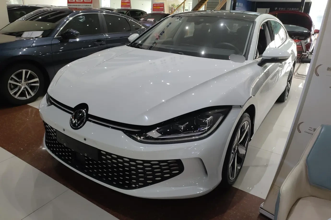 Volkswagen Lamando L 280TSI DSG Cool & Spicy Edition