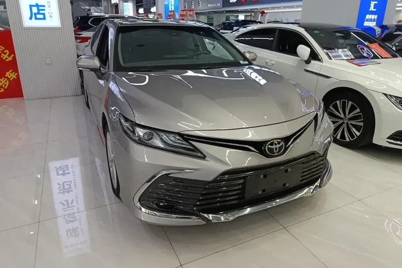 Toyota Camry 2.0G Luxury Edition - exterior