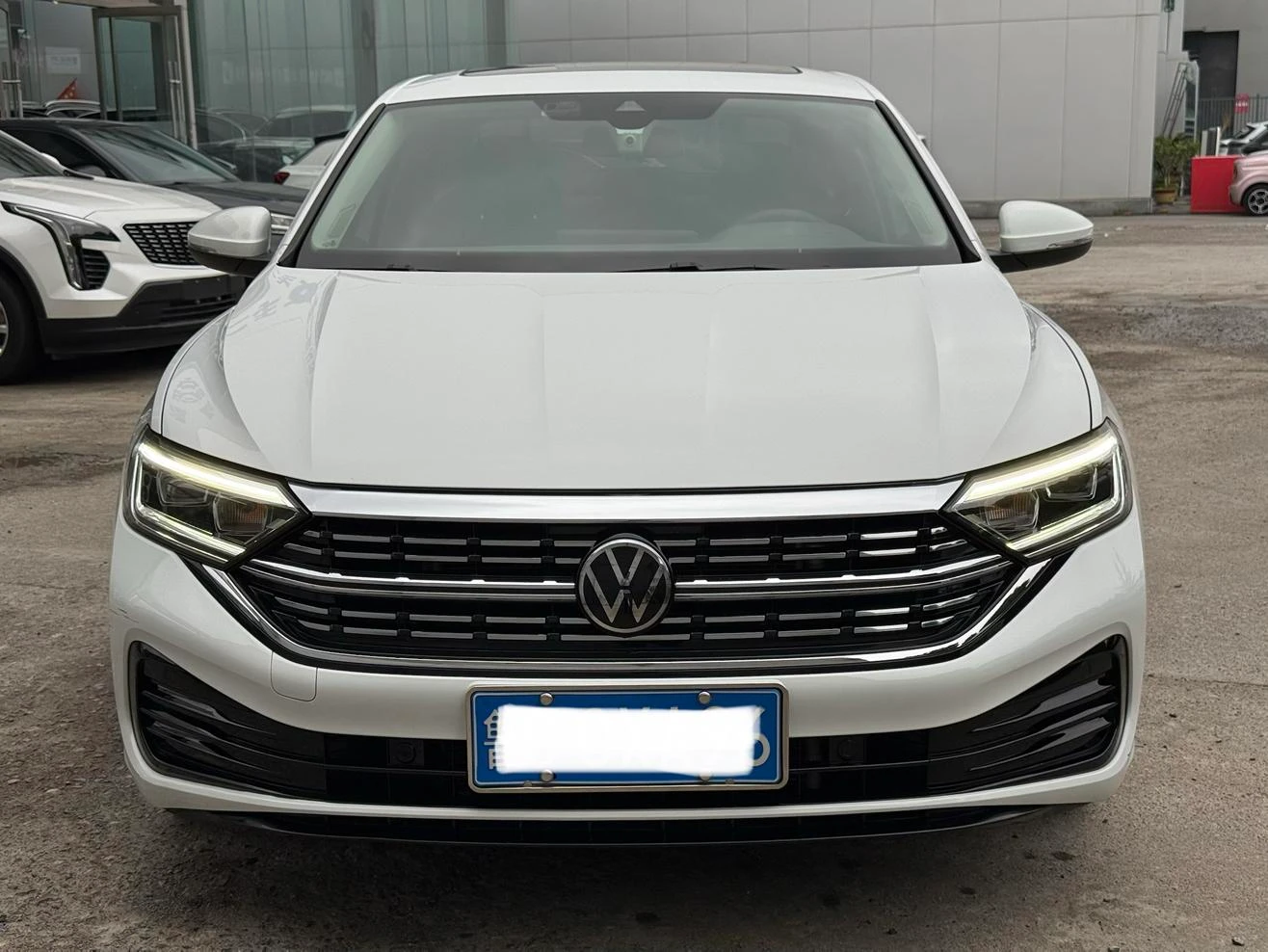 Volkswagen  Sagitar 300TSI DSG Beyond Edition - exterior
