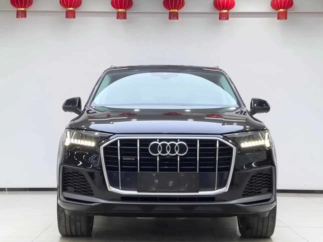 Audi Q7 55 TFSI Sport Trim - exterior