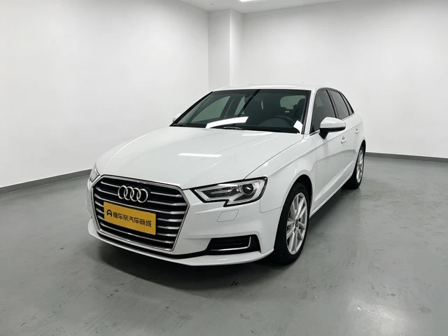 Audi A3 35 TFSI Progressive Trim
