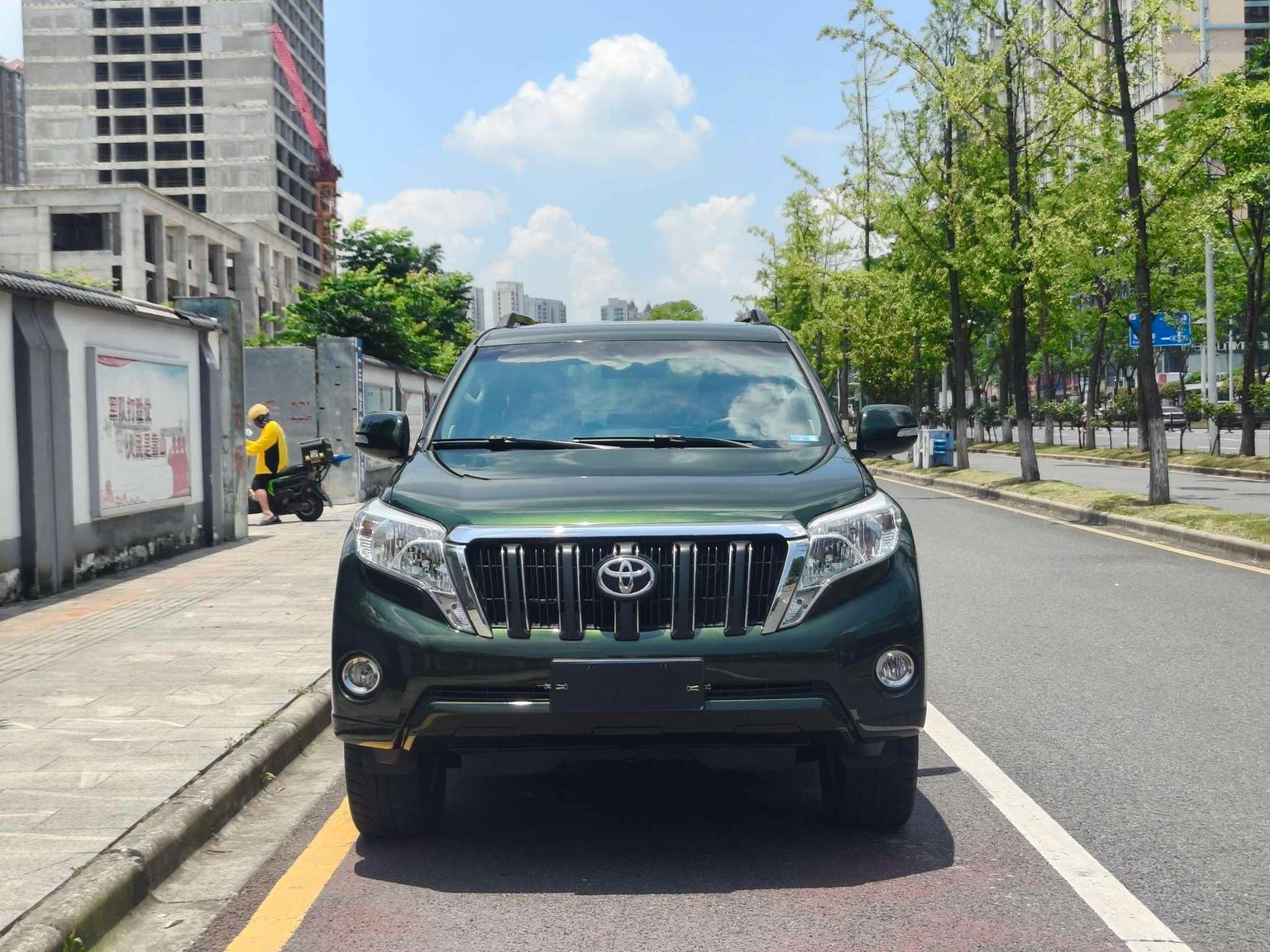 Toyota Prado  2.7L  - exterior