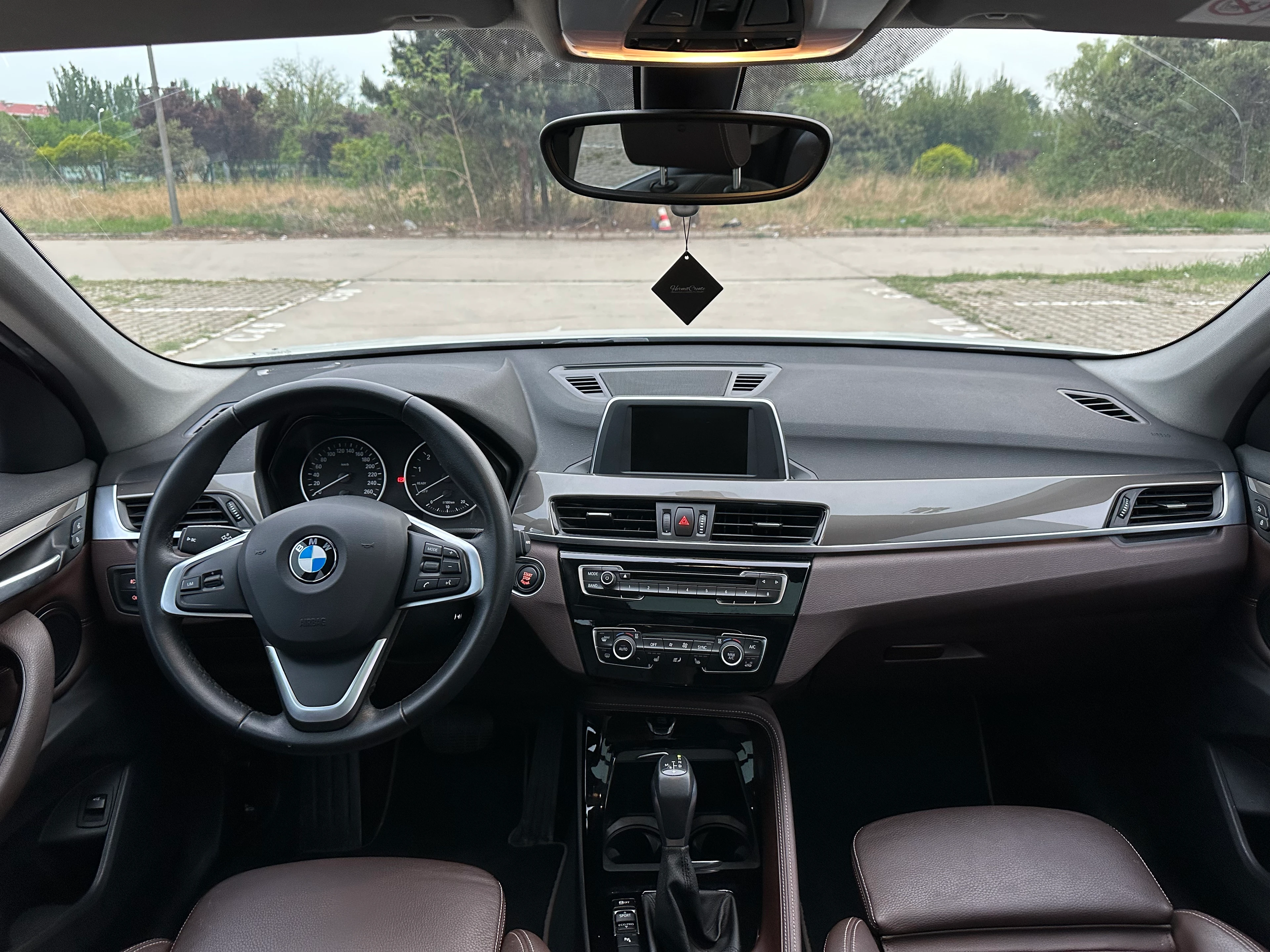 BMW X1 sDrive18Li Fashion - interior