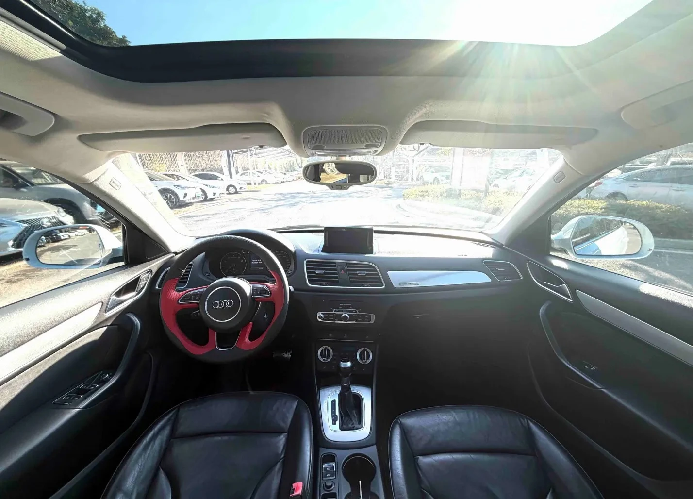 Audi Q3 35 TFSI  - interior
