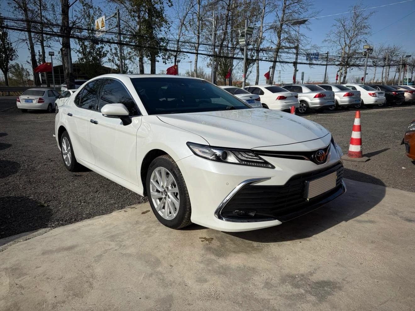 Toyota Camry 2.0G (Luxury Trim) - exterior