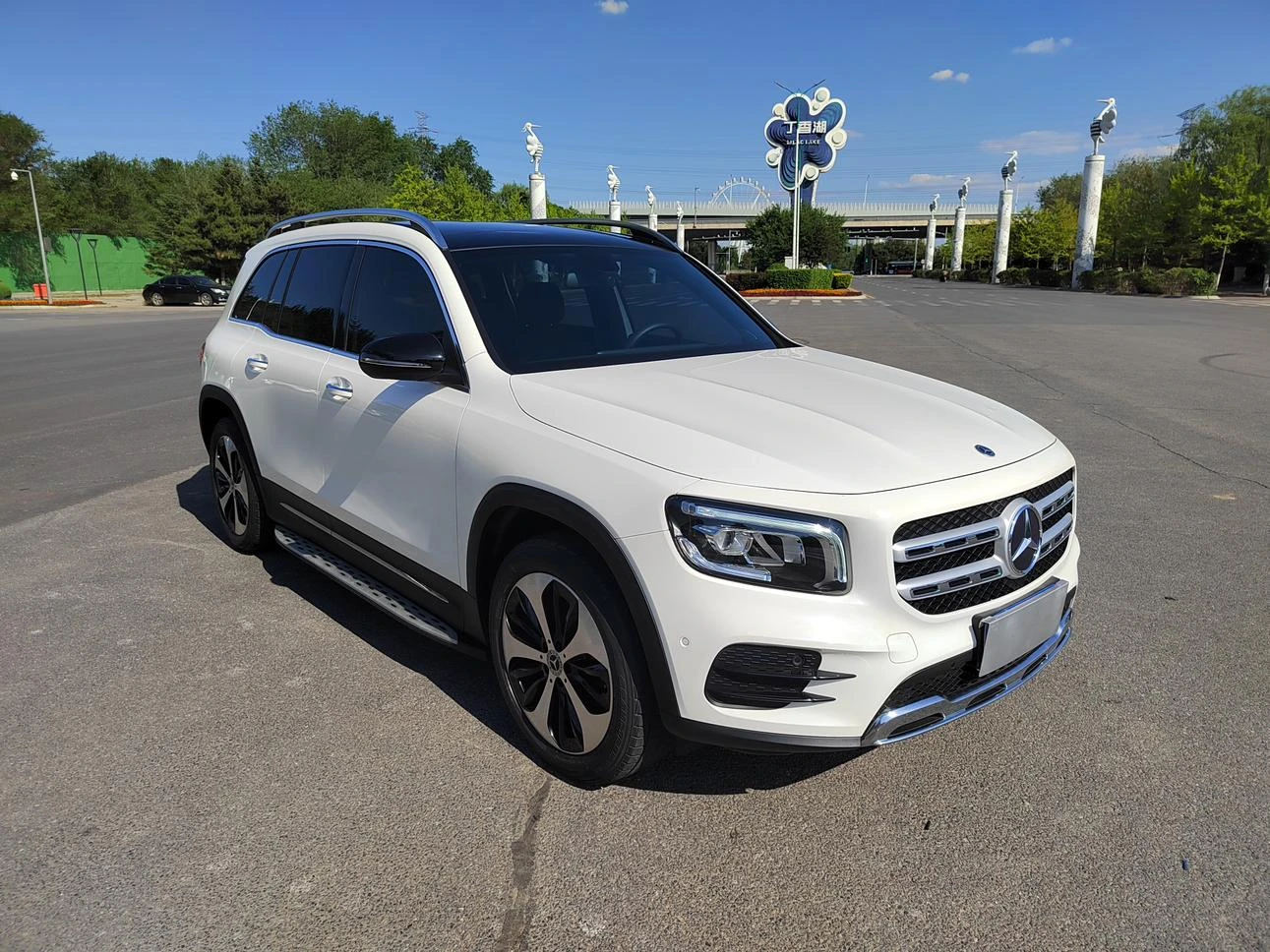 Mercedes-Benz GLB Class GLB 200 Fashion Edition - exterior
