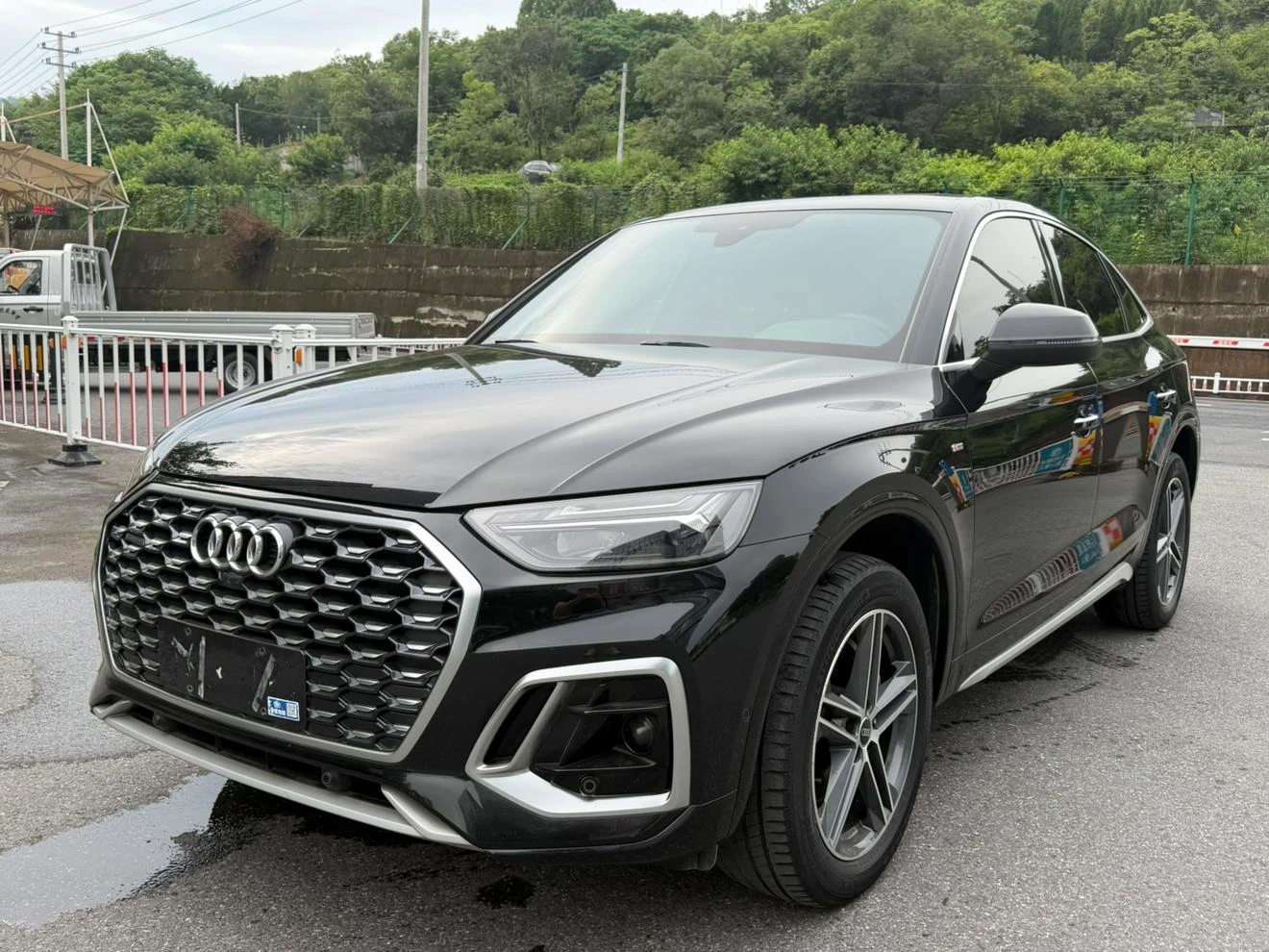 Audi Q5L Sportback 40 TFSI - exterior