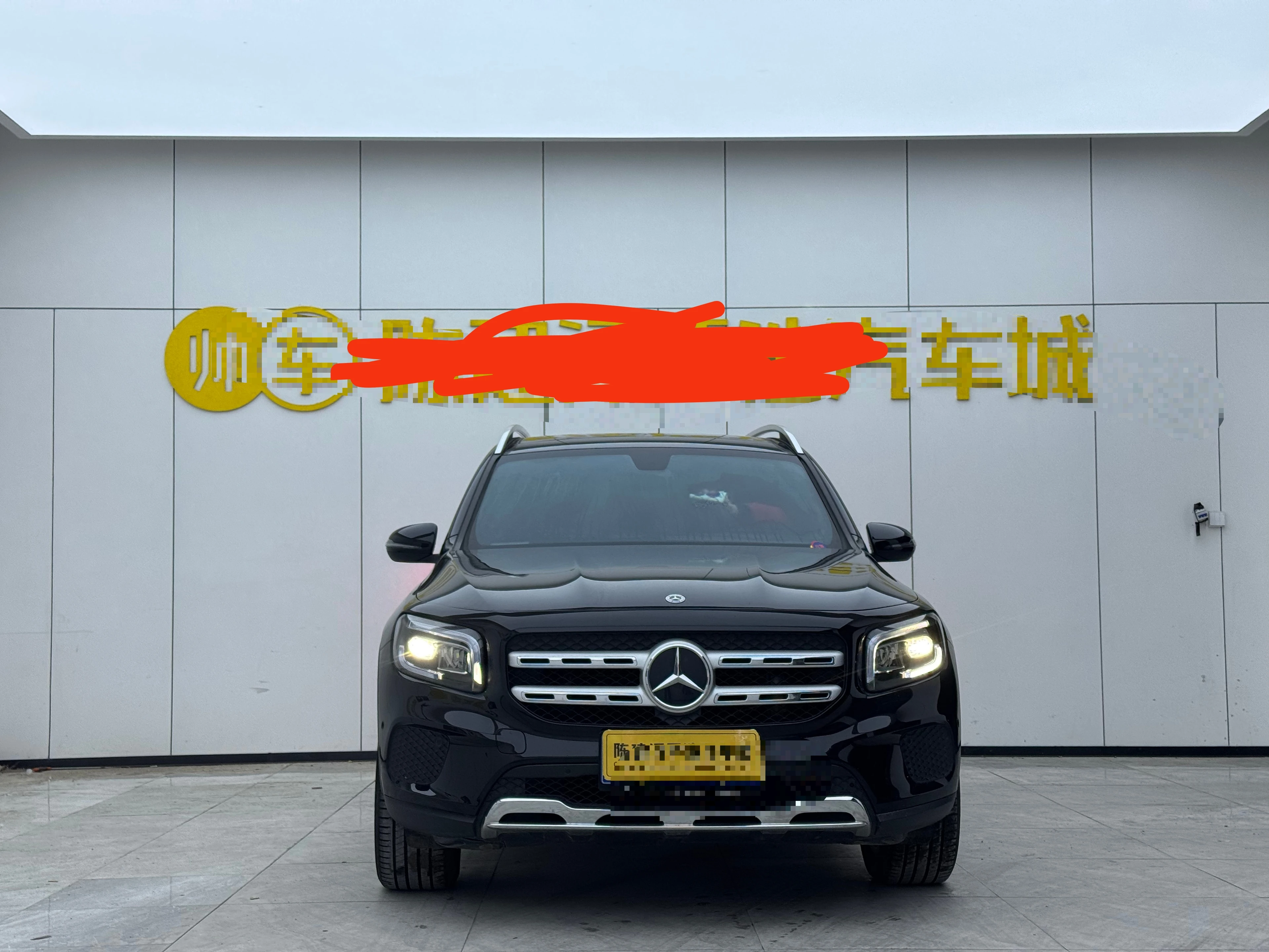 Mercedes-Benz GLB 220