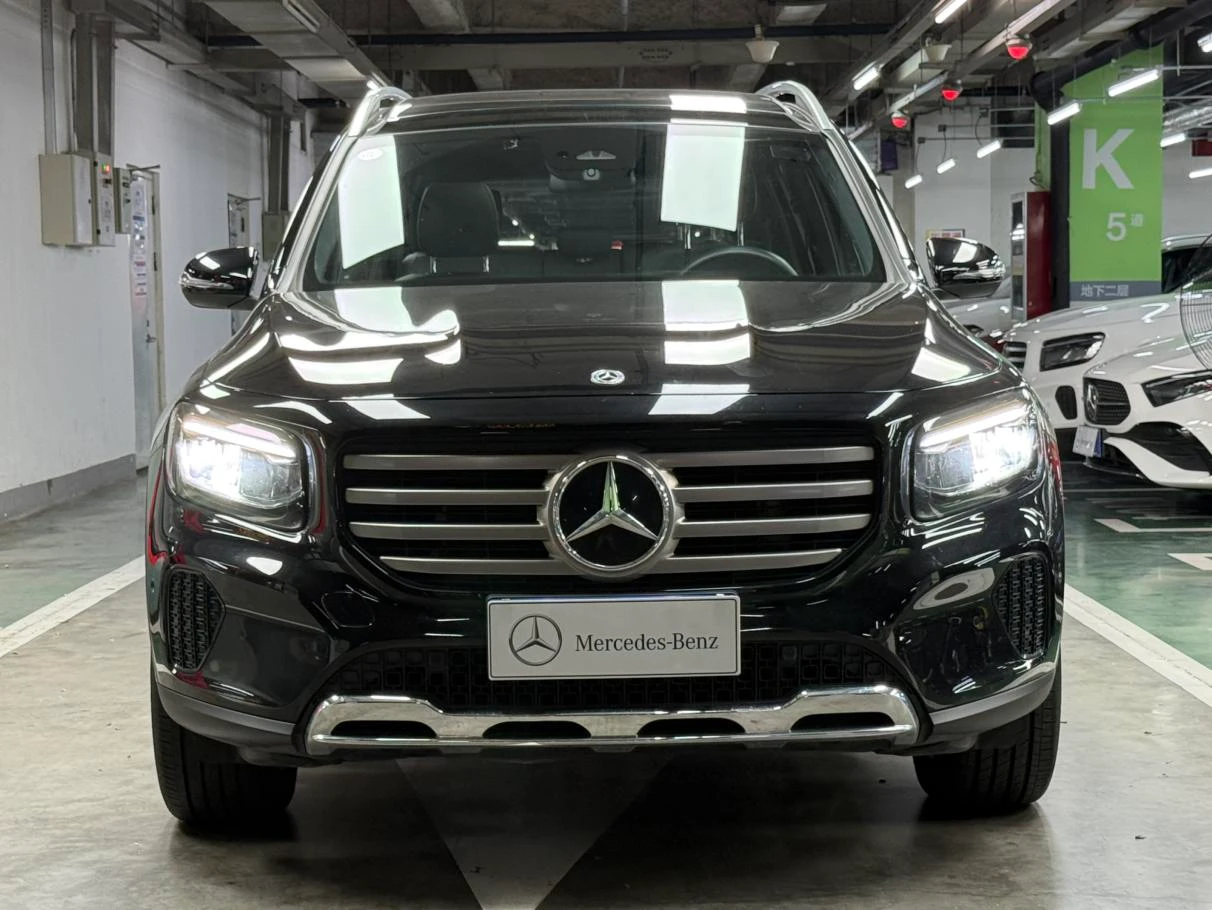 Mercedes-Benz GLB-Class GLB200 - exterior