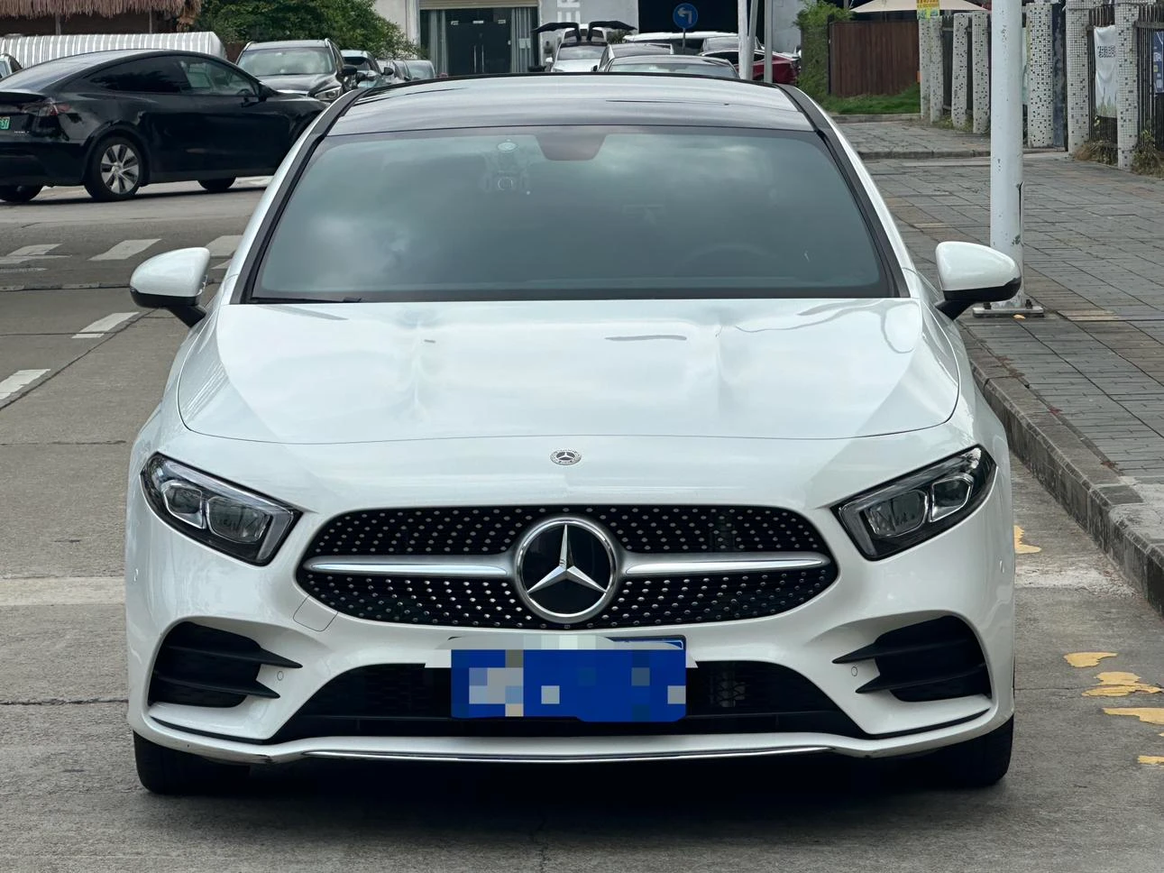 Mercedes-Benz A-Class  200 L Sport Sedan Dynamic Edition