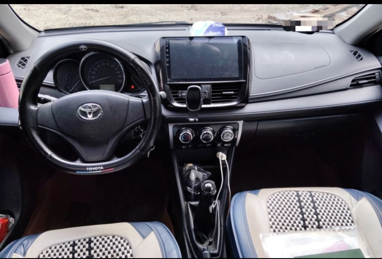 Toyota Fengchi 2WD - interior