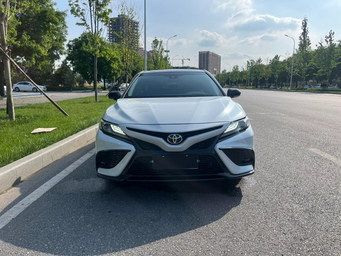 Toyota Camry 2.0S Knight Edition - exterior