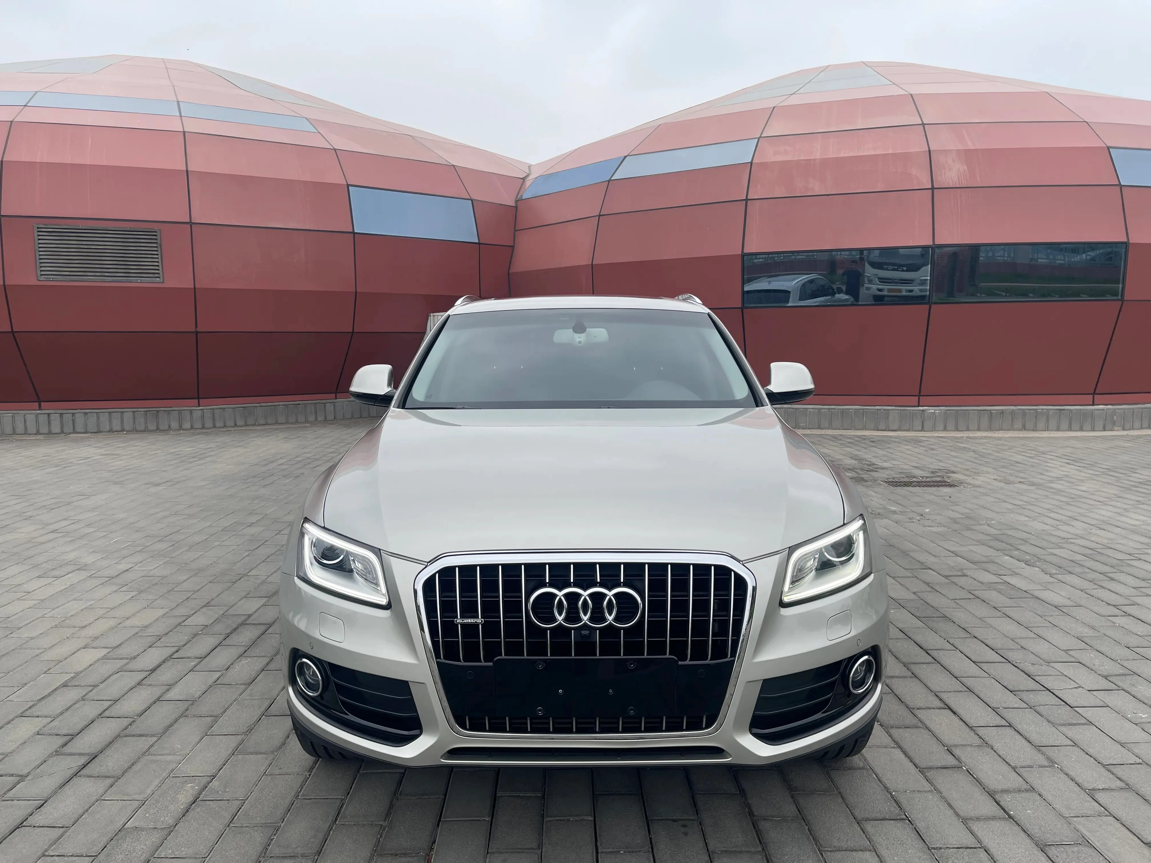 Audi Q5 40 TFSI Comfort - exterior
