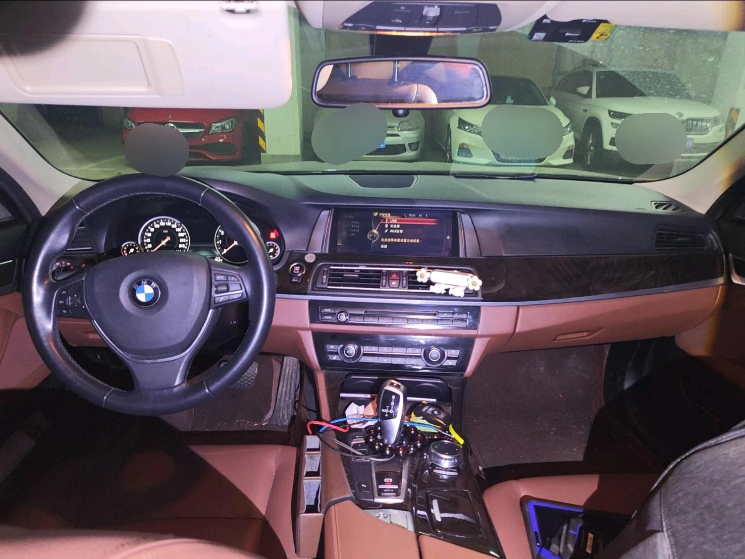 BMW 528 Li - interior