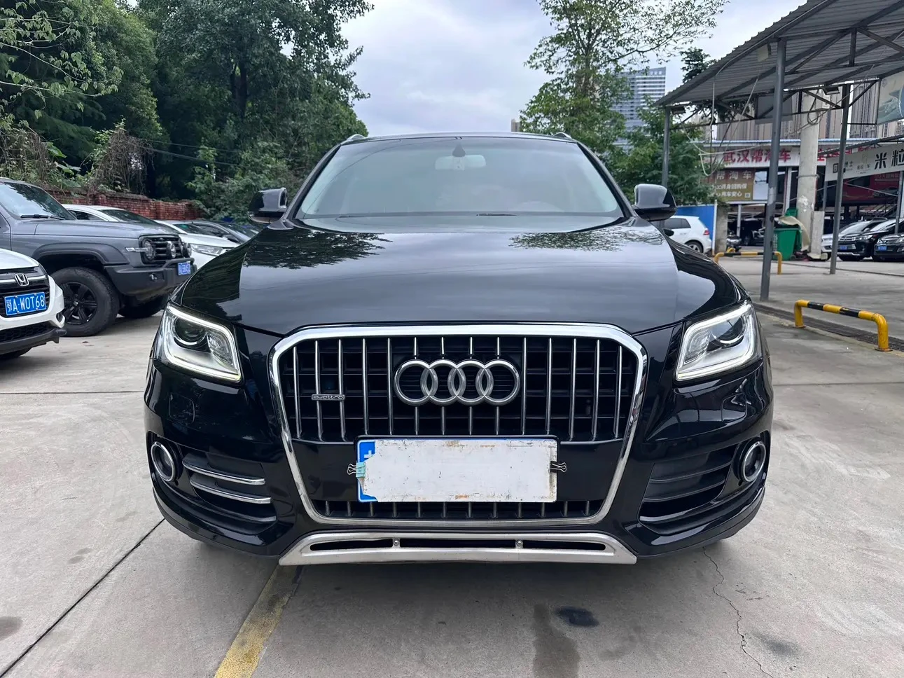 Audi Q5 40TFSI Progressive - exterior