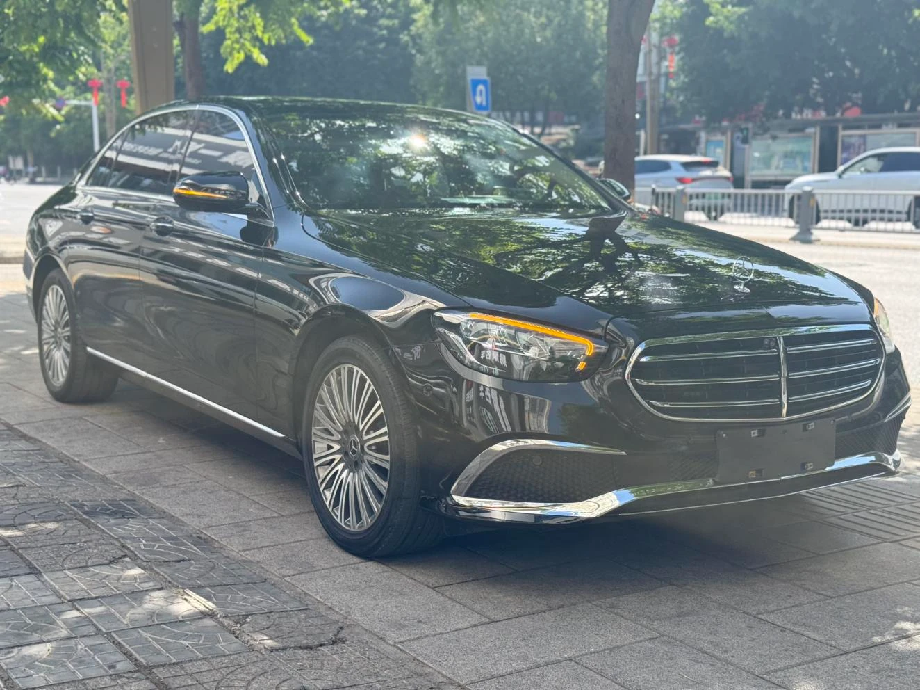 Mercedes-Benz E-Class E300L