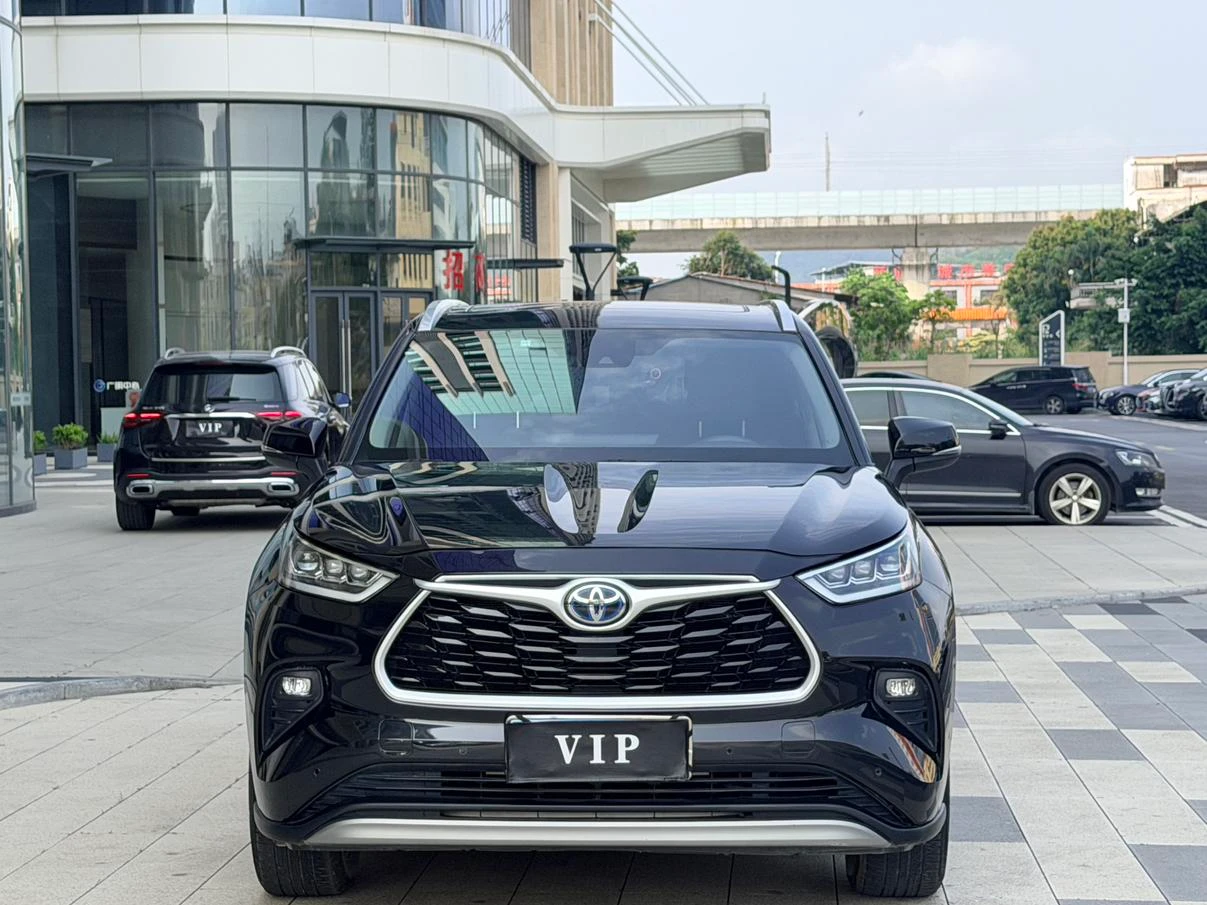 Toyota Highlander Hybrid 2.5L 2WD Premium - exterior