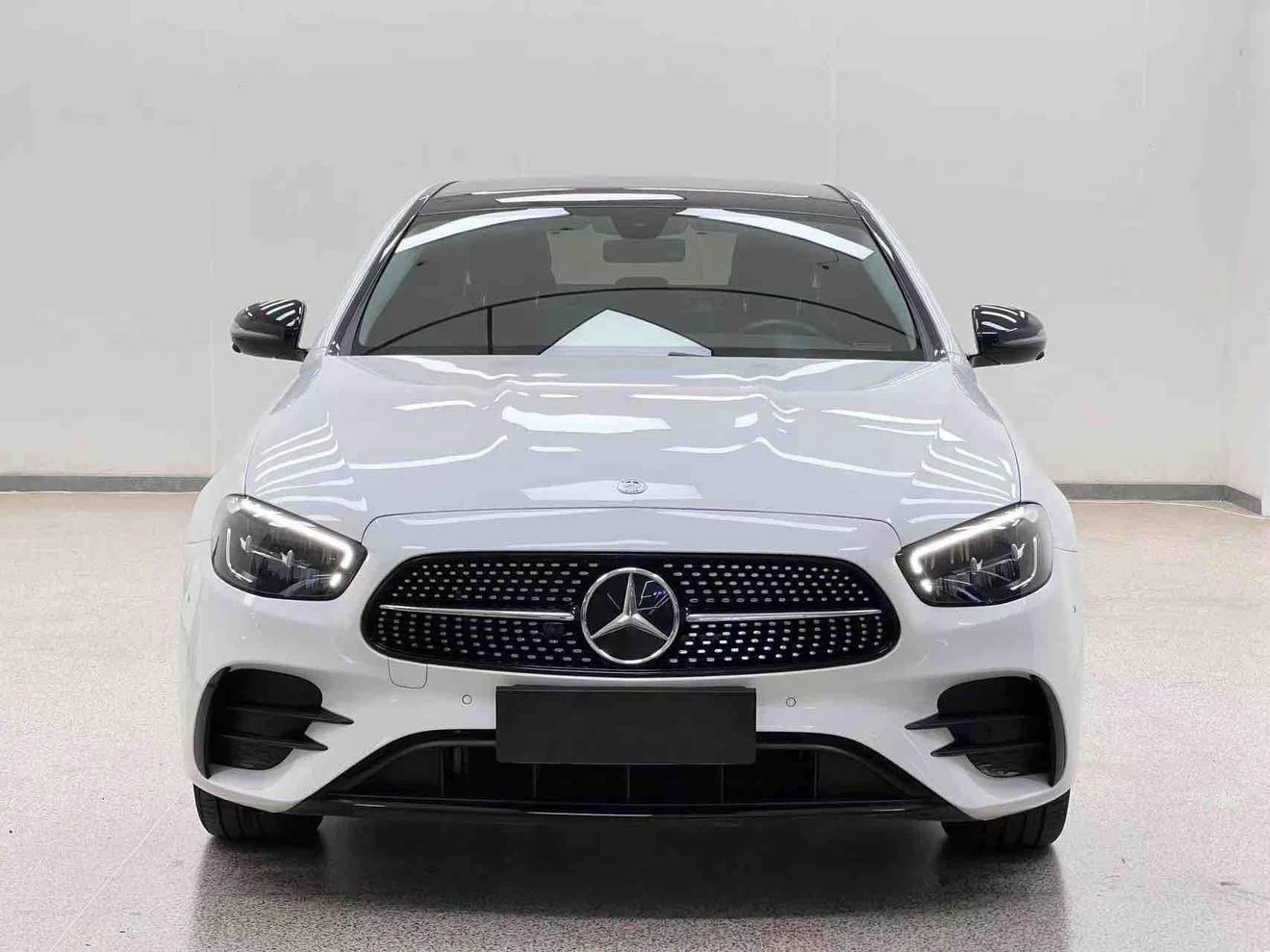 Mercedes-Benz E-Class E260 Elegance Sport - exterior
