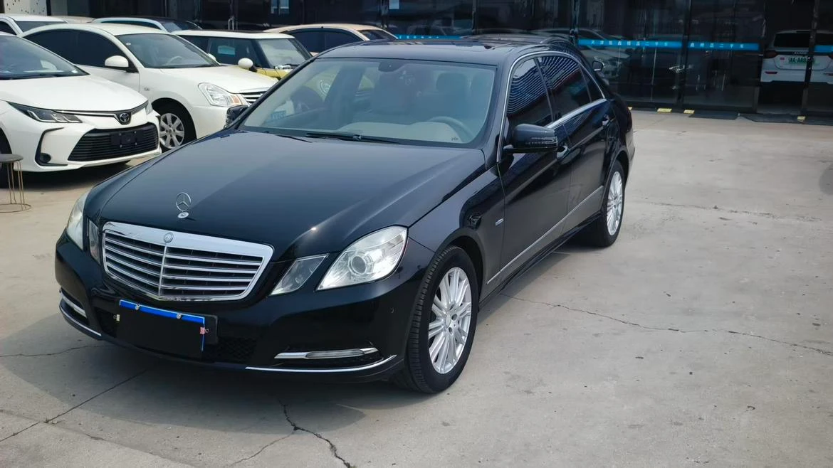 Mercedes-Benz E200 L 