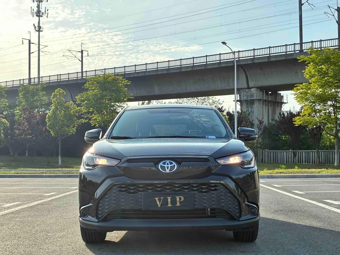 Toyota Frontlander 2.0L CVT Elite Edition - exterior