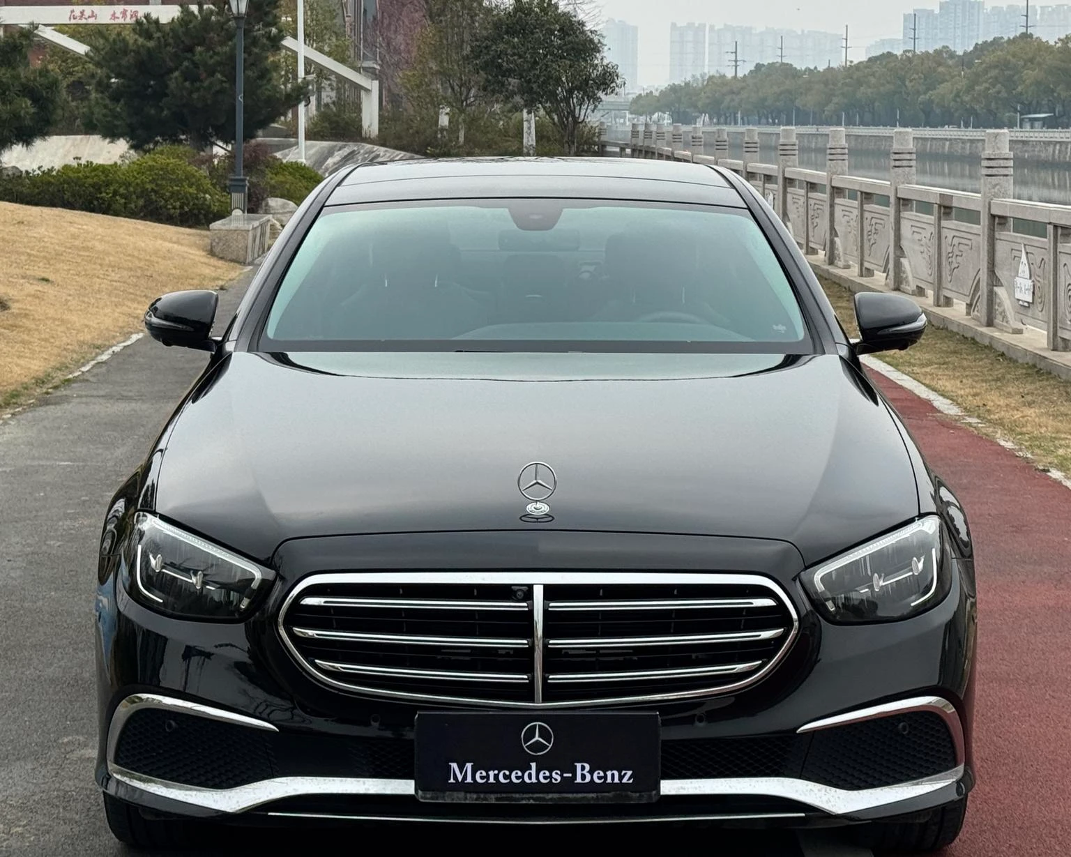 Mercedes-Benz E-Class E300 L Luxury - exterior