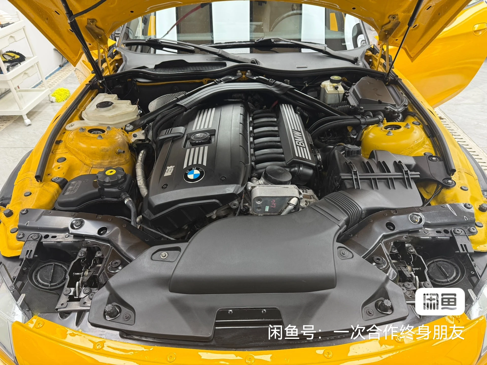 BMW Z4 23i - engine
