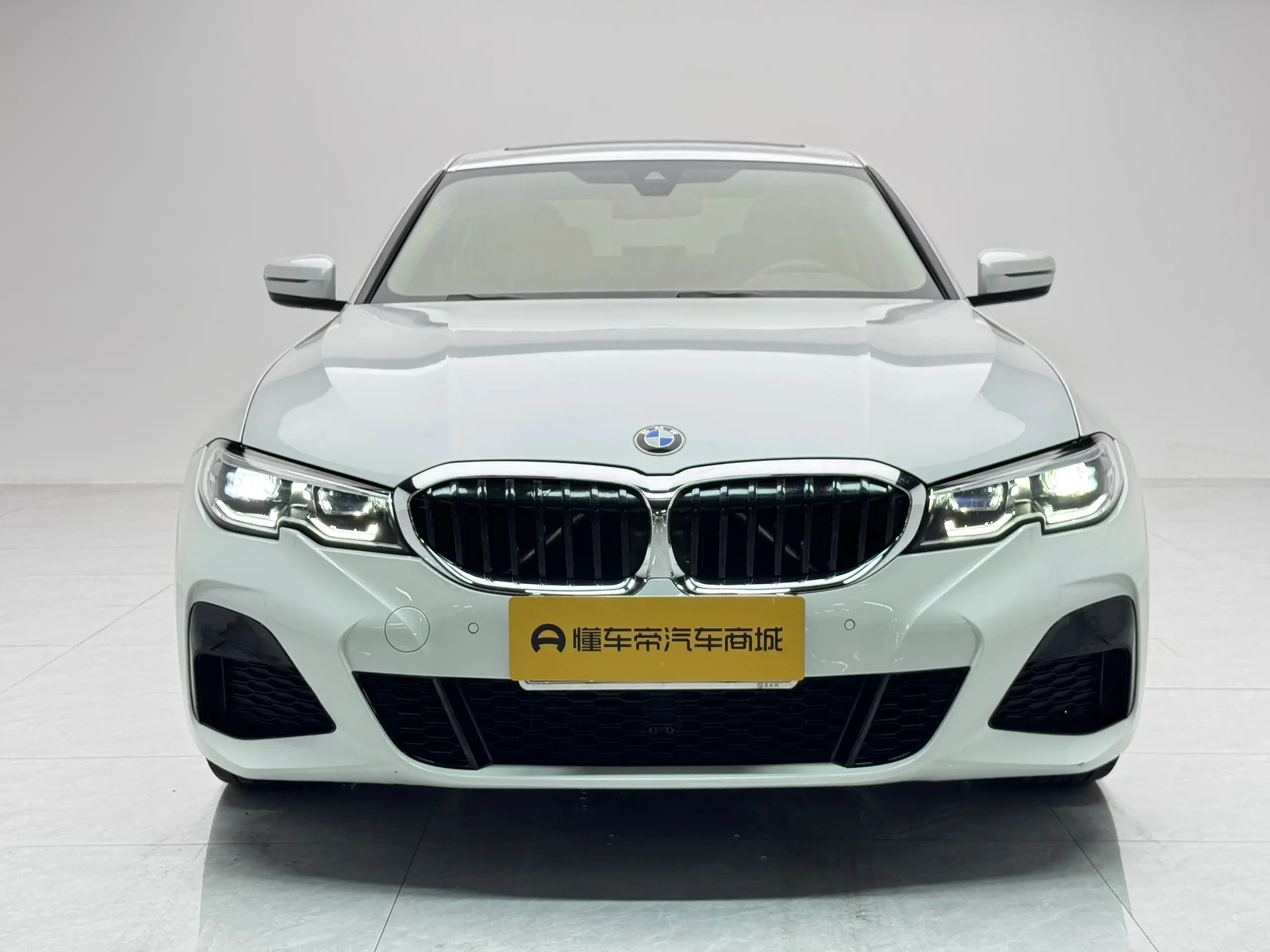 BMW 3 Series 325Li M Sport - exterior