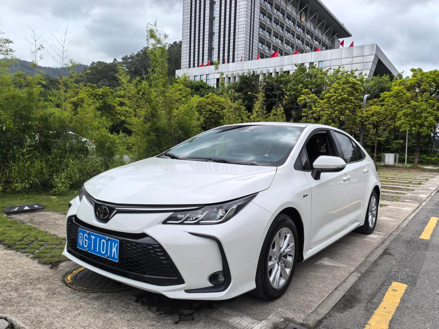 Toyota Corolla Intelligent Electric Hybrid 1.8L E-CVT Elite